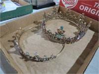 LADIES GOLD TONE & JEWELED CROWN & TIARA