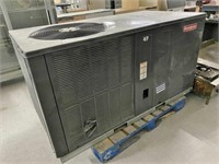 New Goodman 5 Ton Cooling Unit (Freight Damaged)