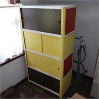 METAL & MASONITE ROLLING STORAGE CABINET >>>>