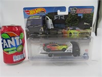 Hot Wheels Premium Team Transport , Ford Mustang