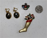 VINTAGE LOT OF WEISS SIGNED BROOCH,