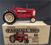 IH Farmall 350 Tractor 1/16 Scale Ertl LNIB