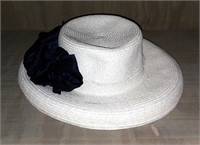 Vintage Ladies Hat; White; August