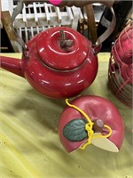 APPLE DECOR & KETTLE