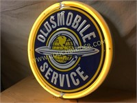 Nostalgic Oldmobile Service neon sign