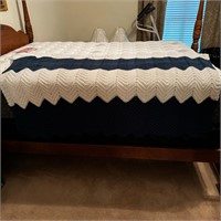 Handmade blanket blue & white