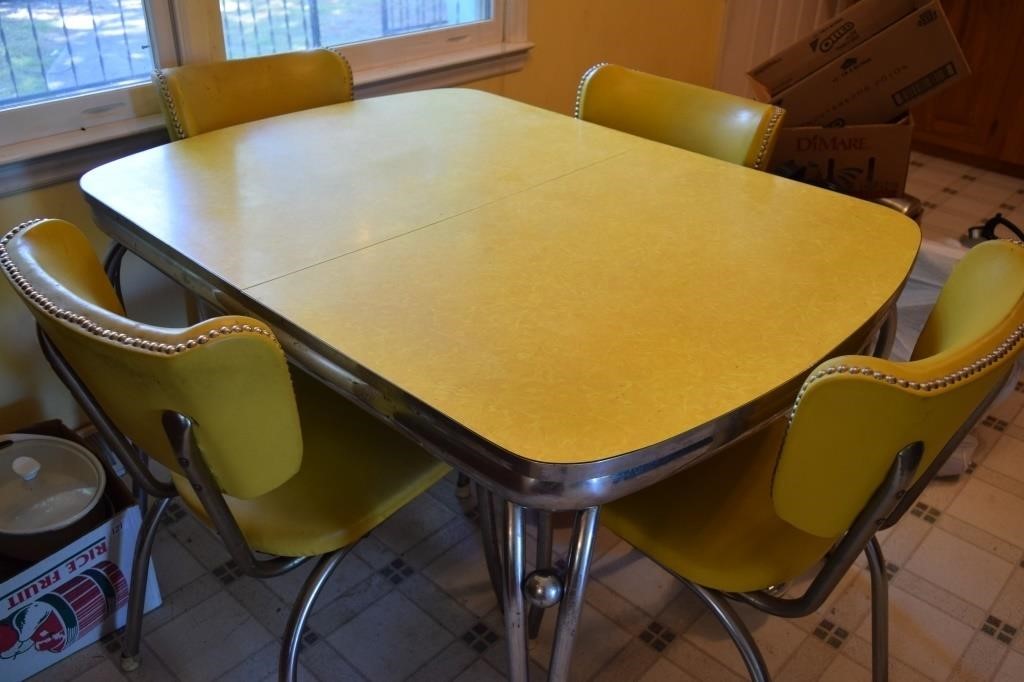 3'x4' Dining Table & Chairs (vintage)