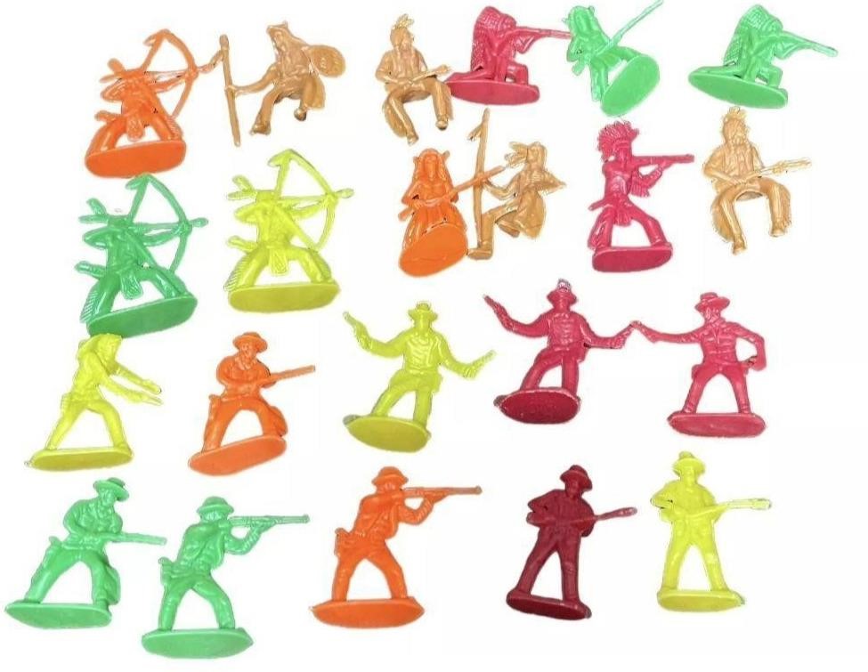 Plastic Indians Army Cowboys Vintage Bundle 22 Pcs