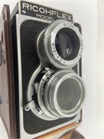 Vintage Ricohflex VII Camera w leather case