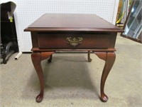 Queen Anne side table w. drawer