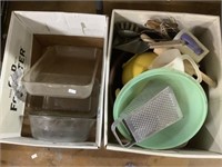 Baking pans, kitchen items