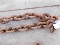 12 ft log chain w/2-hooks