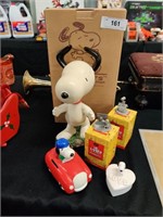 Lot of Snoopy statues and bank