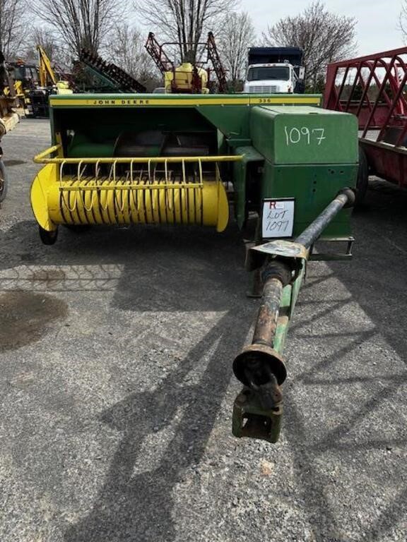 JD 336 Small Square Baler