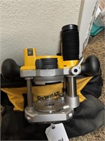 Dewalt Router w/Plunge Base