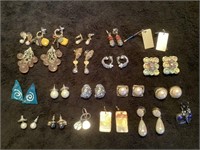 20 - pair of earrings