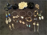 20 pieces of jewelry