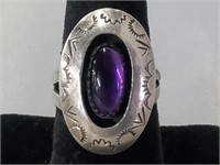 Sterling Silver Ring w/ Purple Stone 5.7gr TW