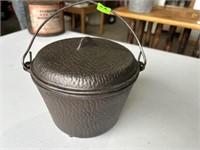 Cast Iron 3-Legged Pot w/ Lid