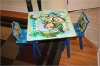 Kids table and 2 chairs- Toy Story