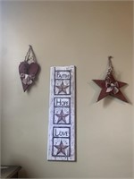 WOOD STAR AND WALL HANGING