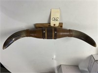 L390- Set of Horns Cracked