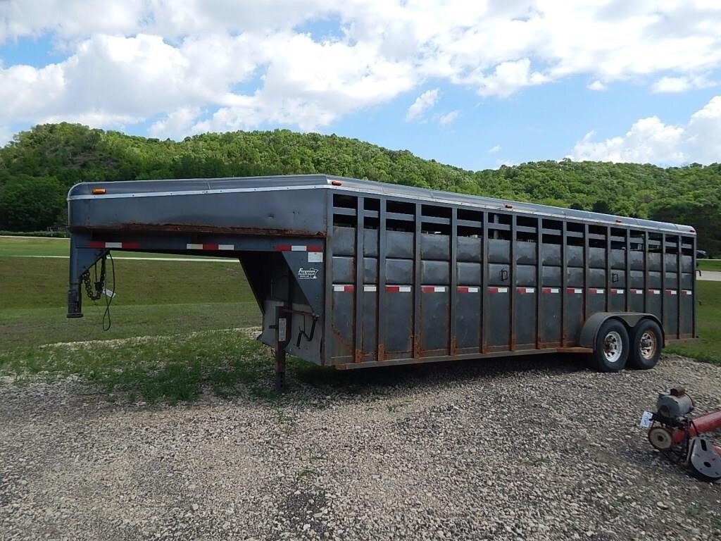 2016 S&S Dura-Line 24' livestock trailer with goos