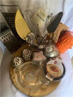 LARGE LOT OF KITCHEN SUPPLIES