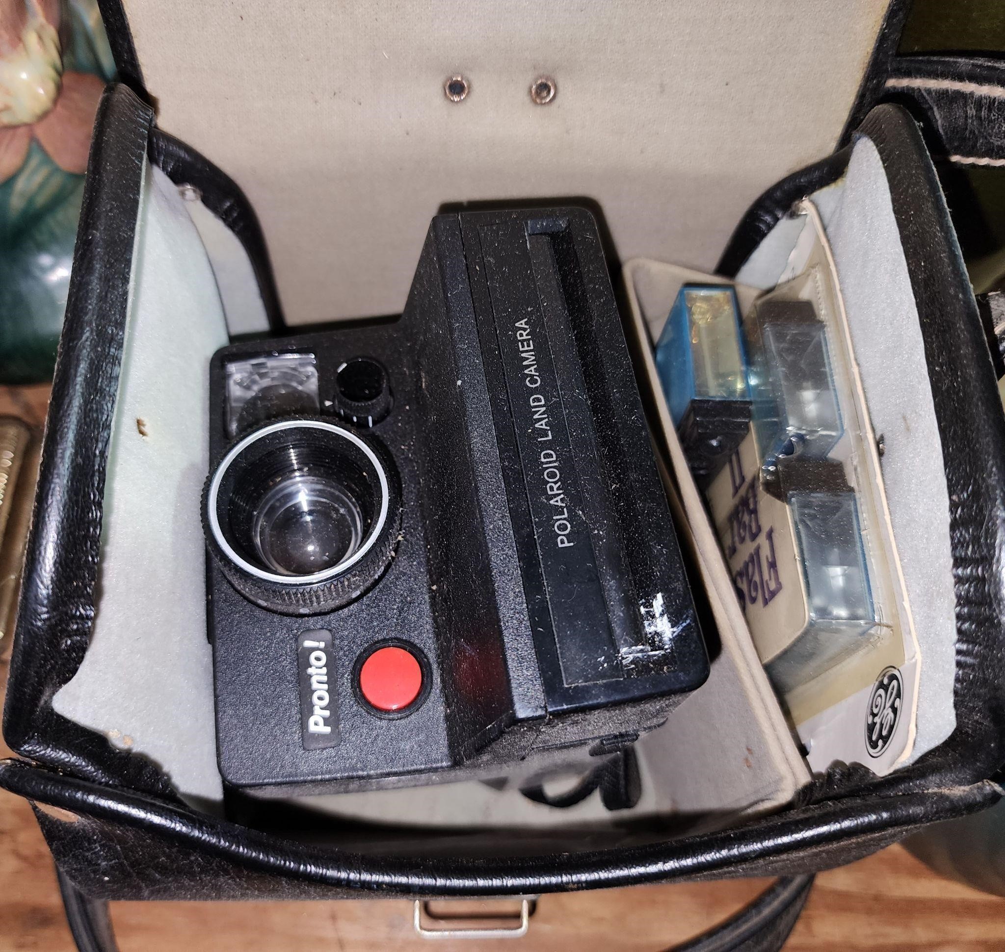 Pronto Polaroid Land Camera, Case