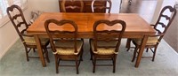 320 - DINING TABLE W/ 6 CHAIRS