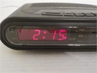 AM/FM Clock Radio
