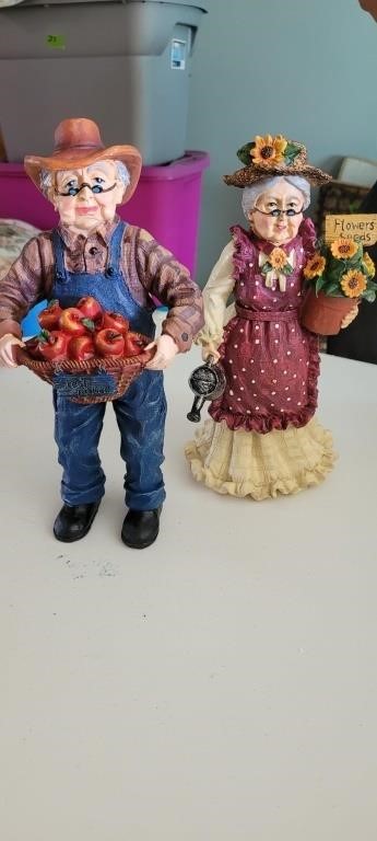 Farmer & Wife figurines