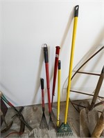 Lot of small rakes and tools