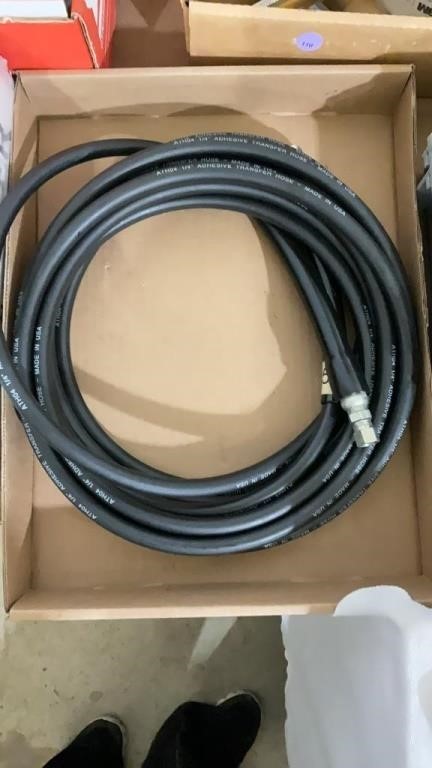 Adhesive transfer hose