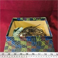 Box With Assorted Vintage Hair Pins