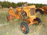 1952 MM U tractor on LP, wide front,
