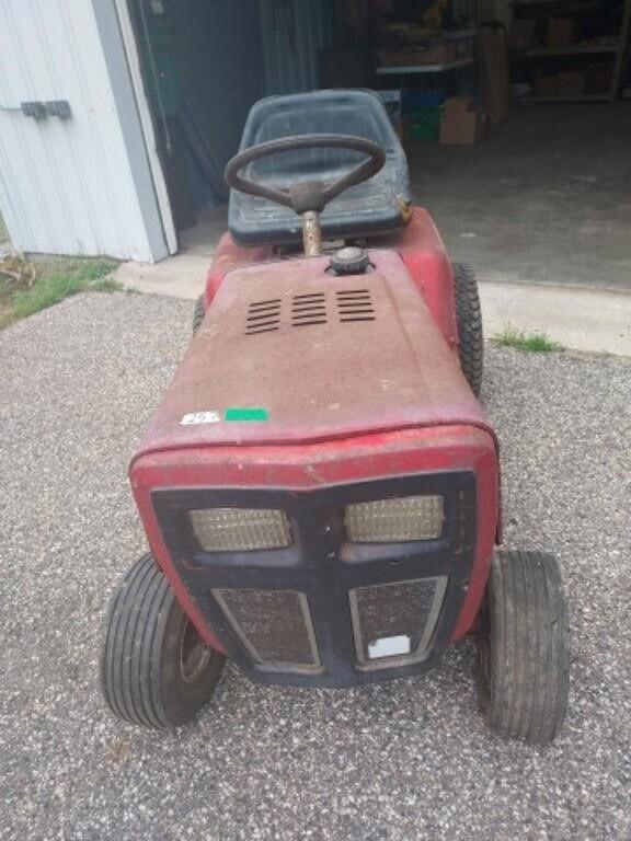 Murray Tractor, 5 Speed, Electric Start