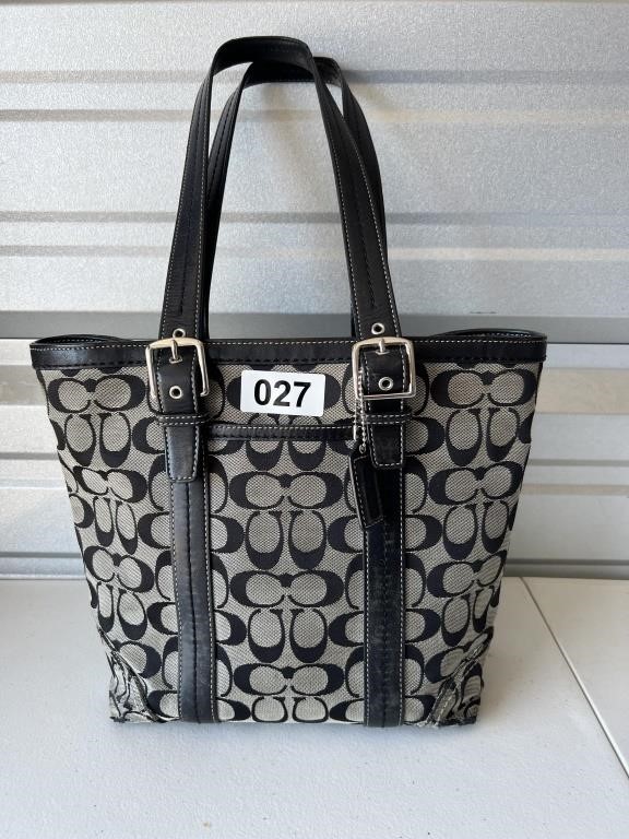 Coach Purse U230