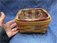 2007 Longaberger medium berry basket