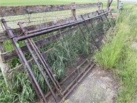 3 Miscellaneous vintage wire gates