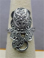 Sterling Silver size 7 ladies ring.