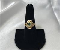 18k Yellow Gold And Emerald Ring