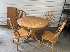 42" Round Wood Dining Table w/ Leaf & 4 Chairs