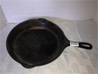 Cast iron skillet