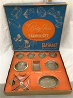 McKee “Betty Jane” Child’s 9 Pc. Glass Baking Set