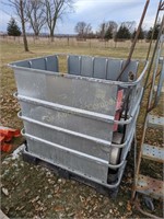 Aluminum Box w/ Hog Equipment