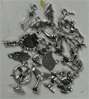 LOT OF 13.3g SILVER CHARMS