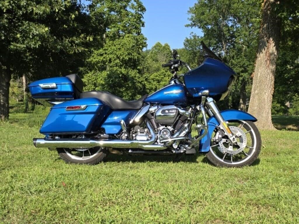 2022 Harley Davidson Road Glide 3,379 Miles