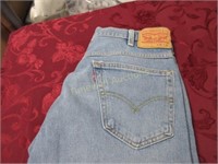 Levis Red Tab - size 32 x 34