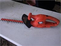 B & D electric hedge trimmers
